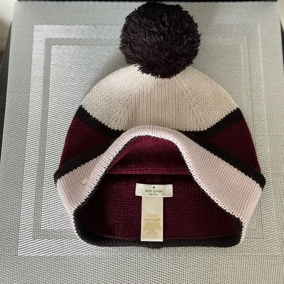 KATE SPADE NWOT AUTHENTIC RARE COLOR BLOCK 100% ACRYLIC POM POM DESIGN BEANIE - Picture 4 of 9